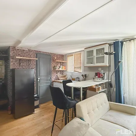 Charming 22m In 11 *